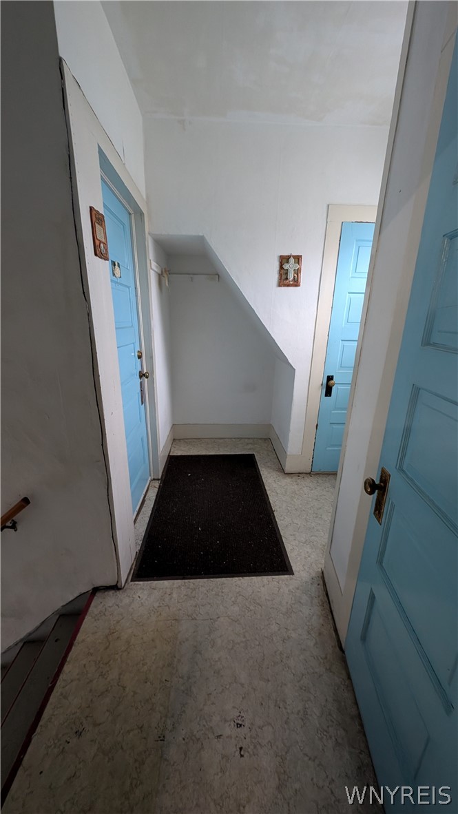 49 Howlett Street Buffalo, NY 14211 - Photo 6 of 34 2nd Floor Entry