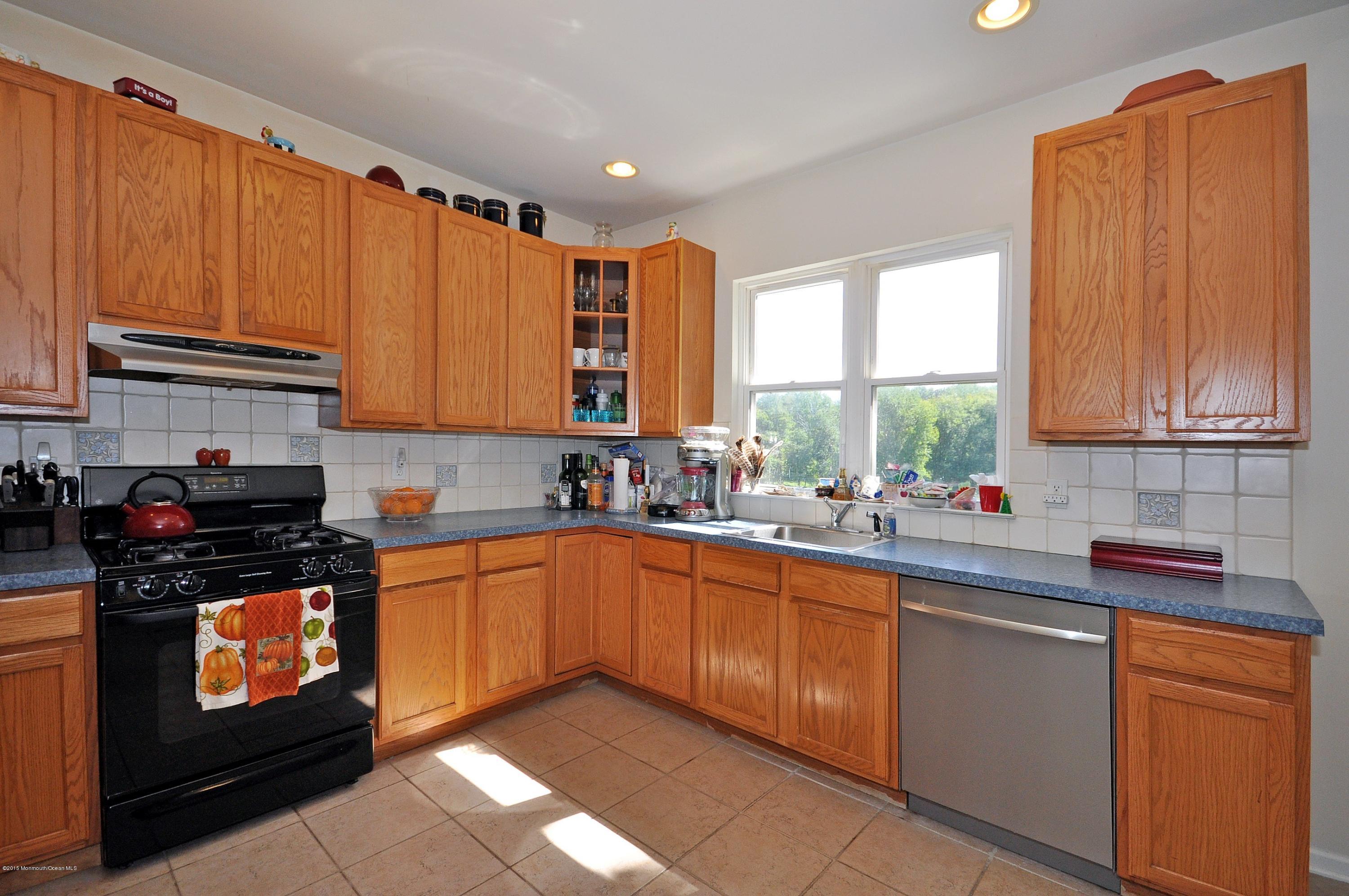 551 West Farms Road Howell, NJ 07731 - Photo 9 of 24 Kitchen