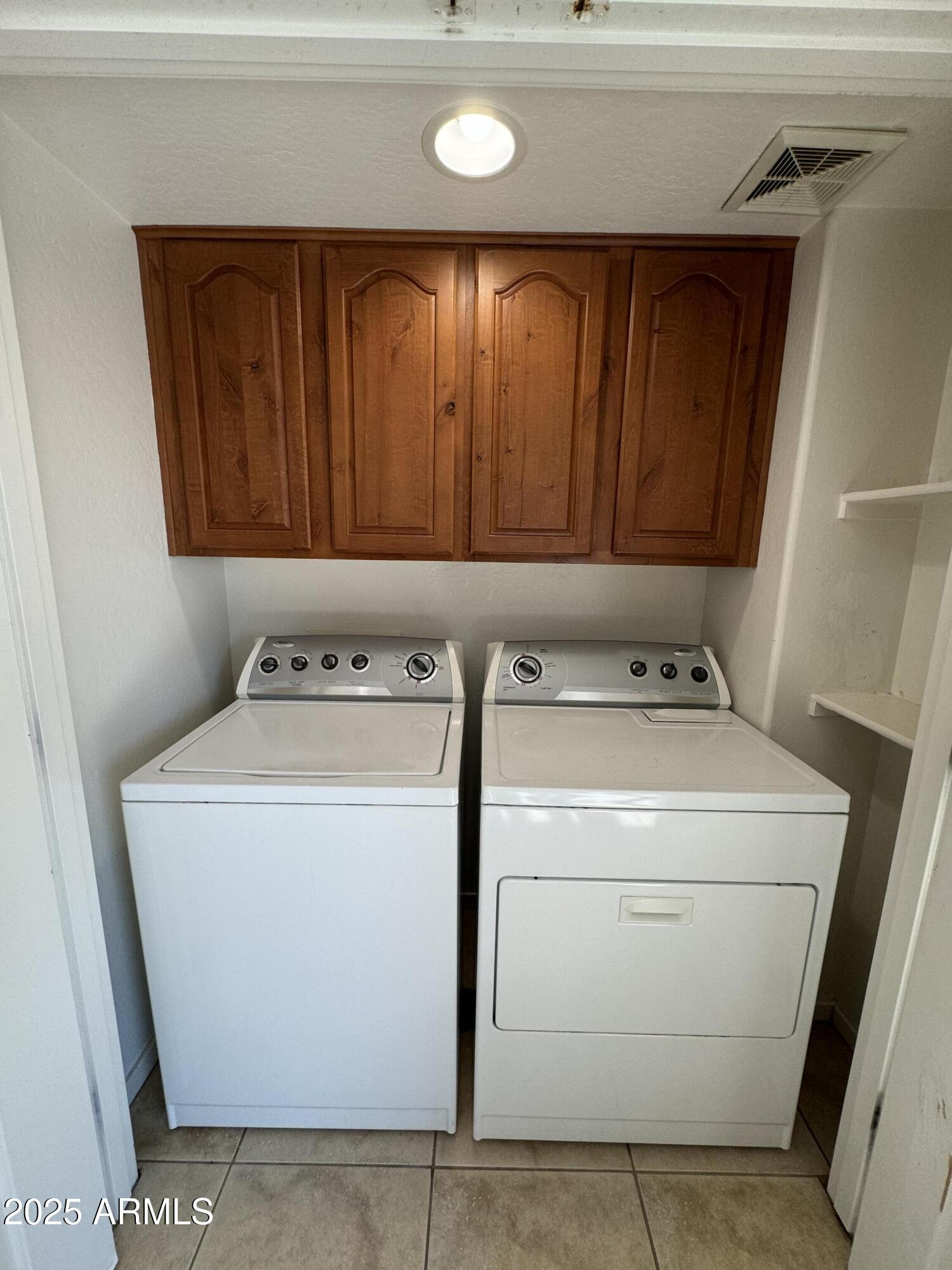 305 South Wilson Street, Unit 111 Tempe, AZ 85281 - Photo 8 of 48 a utility room with dryer and washer