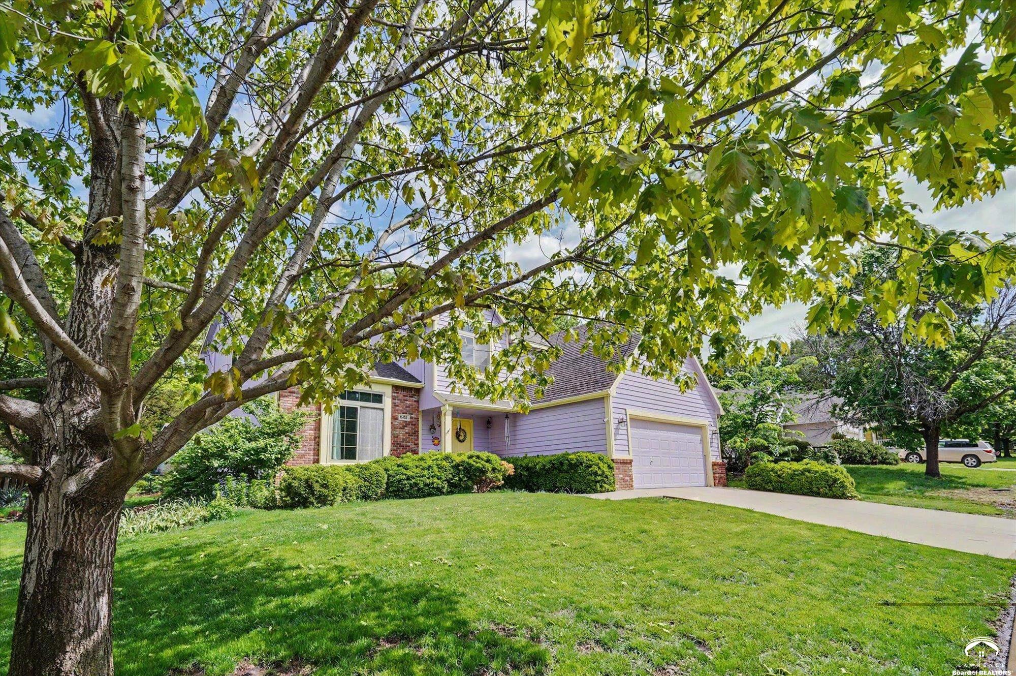2408 Oxford Road Lawrence, KS 66049 - Photo 3 of 43