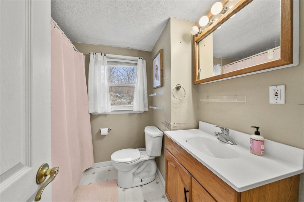 285 Den Quarry Road Lynn, MA 01904 - Photo 18 of 38