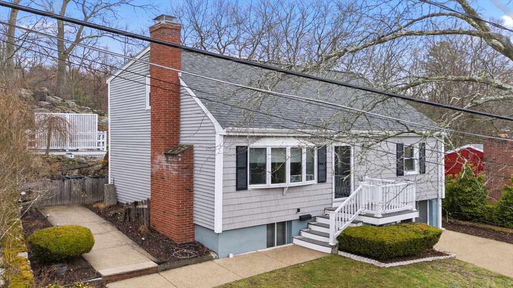 285 Den Quarry Road Lynn, MA 01904 - Photo 2 of 38
