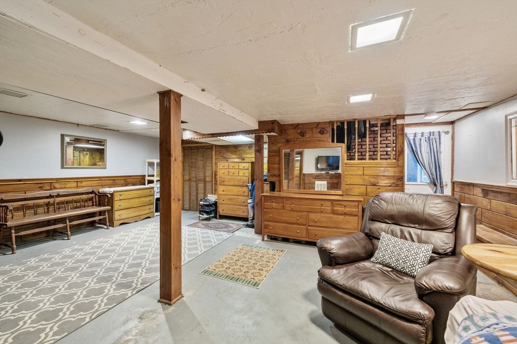 285 Den Quarry Road Lynn, MA 01904 - Photo 23 of 38