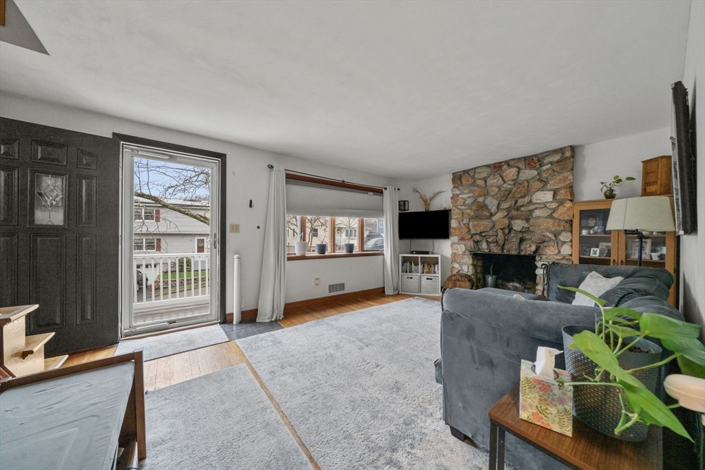 285 Den Quarry Road Lynn, MA 01904 - Photo 7 of 38