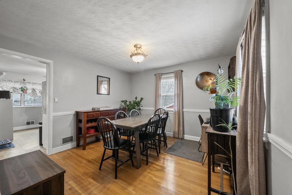 285 Den Quarry Road Lynn, MA 01904 - Photo 9 of 38