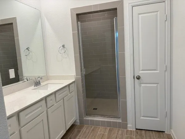 $2,200 | 566 Dry Fork Lane, Conroe, TX 77304