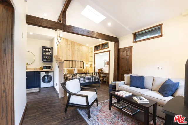 $3,200 | 1722 North Stanley Avenue, Los Angeles, CA 90046