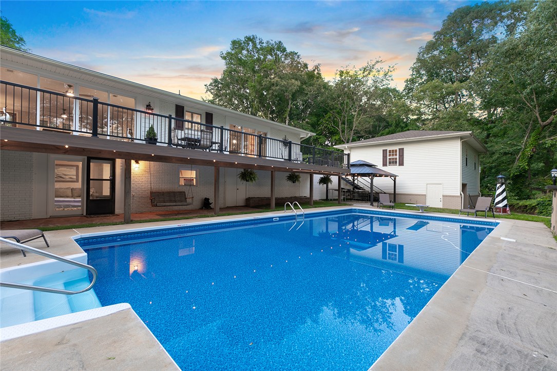 107 Shady Lane Anderson, SC 29625 - Photo 6 of 48 In ground pool