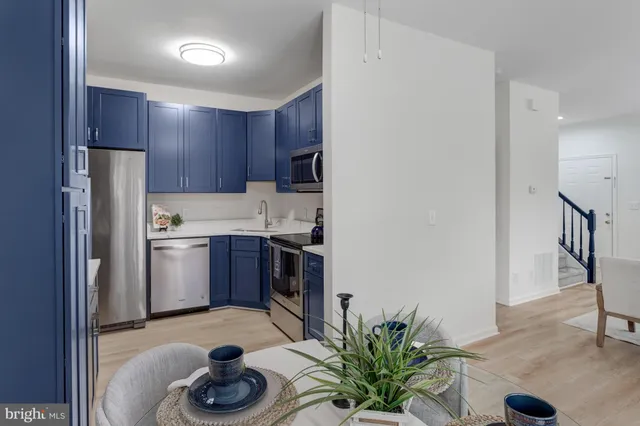 $425,000 | 15673 Viewpoint Circle, Dumfries, VA 22025