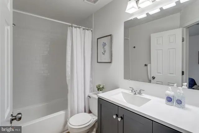 $425,000 | 15673 Viewpoint Circle, Dumfries, VA 22025