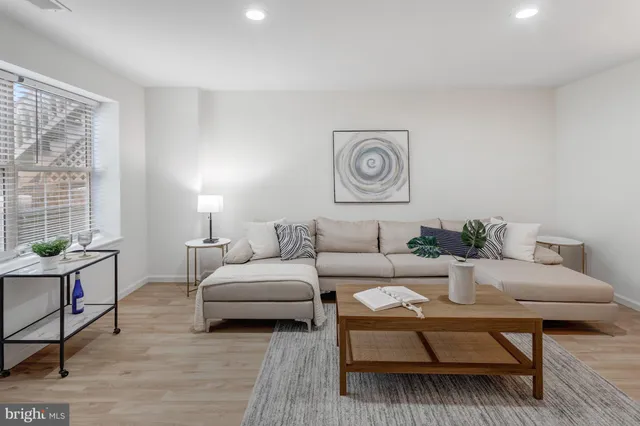 $425,000 | 15673 Viewpoint Circle, Dumfries, VA 22025