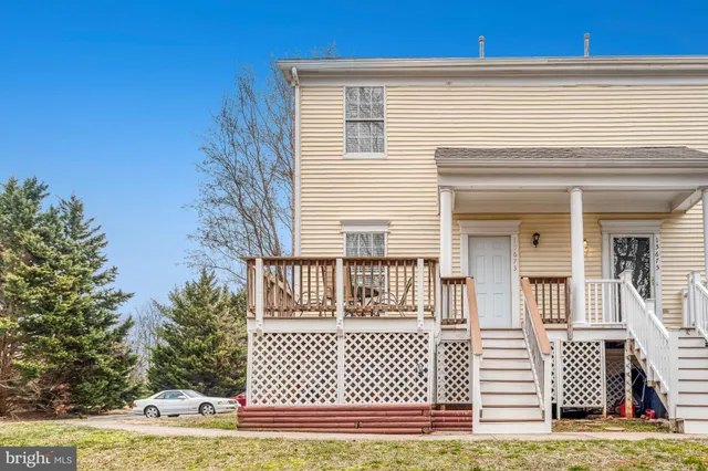 $425,000 | 15673 Viewpoint Circle, Dumfries, VA 22025