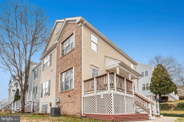 $425,000 | 15673 Viewpoint Circle, Dumfries, VA 22025