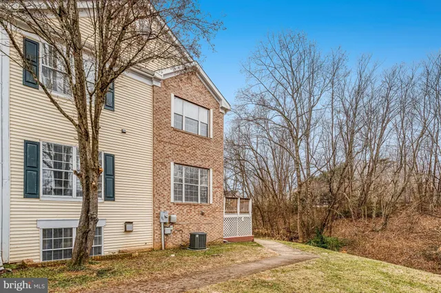 $425,000 | 15673 Viewpoint Circle, Dumfries, VA 22025