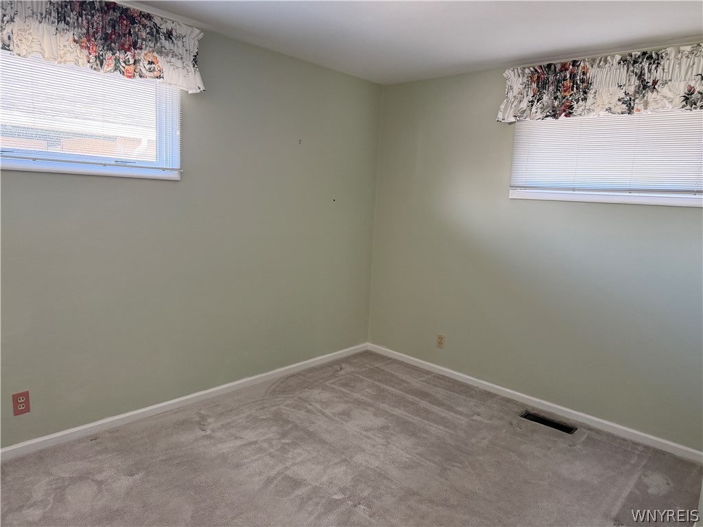 401 Glenalby Road Tonawanda, NY 14150 - Photo 15 of 20 Bedroom 1