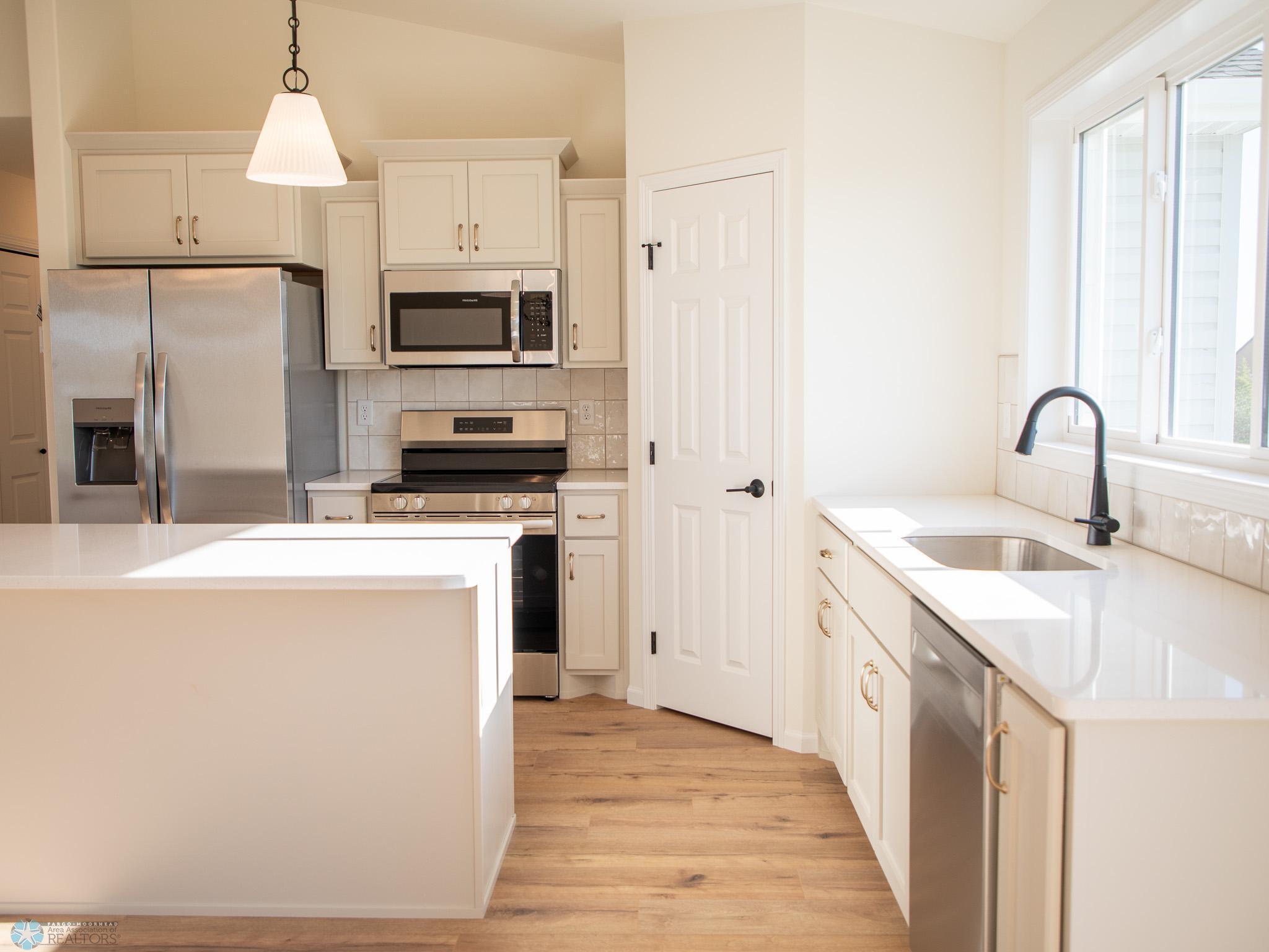 112 18th Street Southeast Barnesville, MN 56514 - Photo 3 of 31