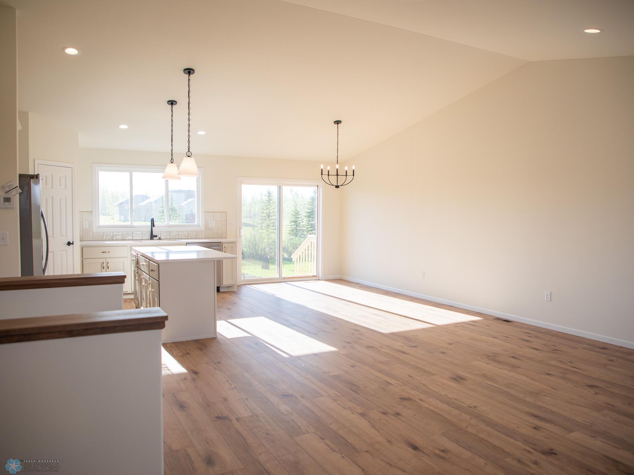 112 18th Street Southeast Barnesville, MN 56514 - Photo 5 of 31