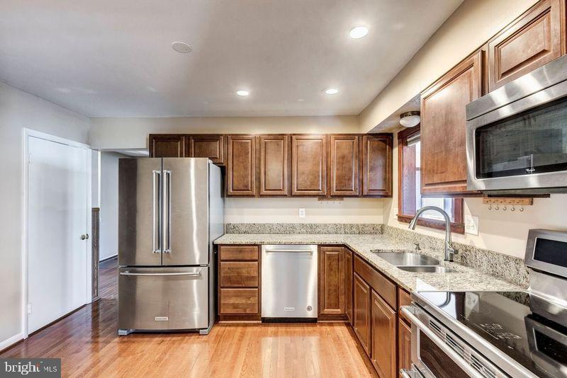 583 Hillcrest Drive Frederick, MD 21703 - Photo 5 of 23