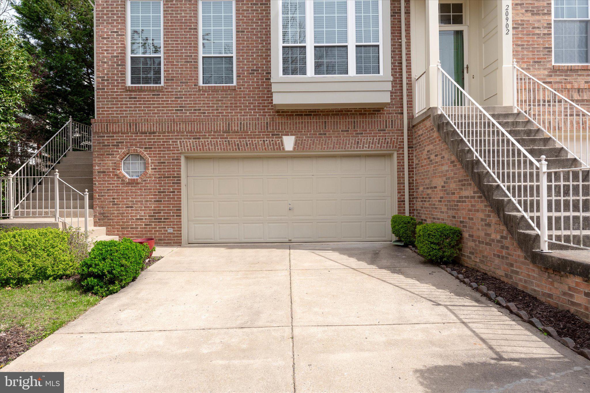 20900 Trinity Square Sterling, VA 20165 - Photo 26 of 46 a backyard of a house