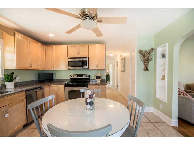 36 Orchard View Road Portsmouth, RI 02871 - Photo 8 of 25 Kitchen.