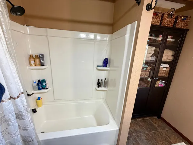 $180,000 | 2450 Douglas Street, Windom, MN 56101