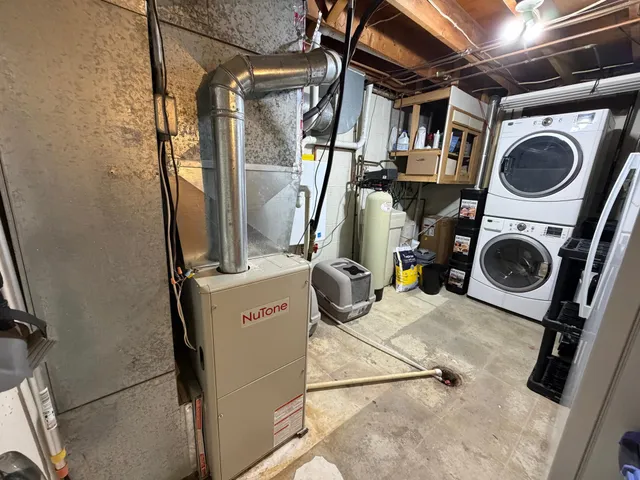 $180,000 | 2450 Douglas Street, Windom, MN 56101