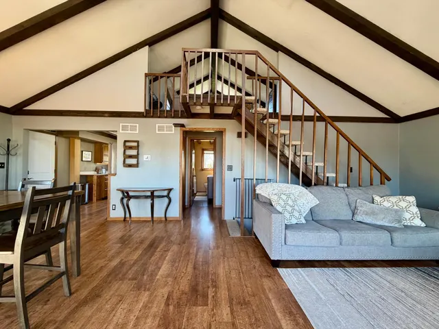 $180,000 | 2450 Douglas Street, Windom, MN 56101