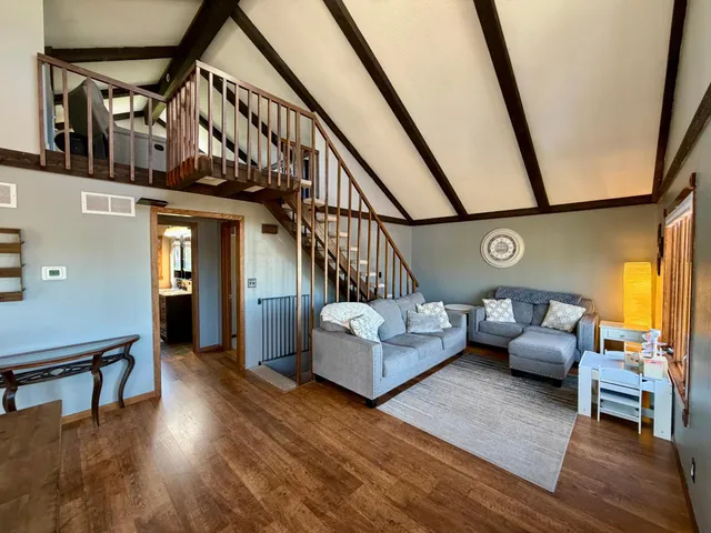 $180,000 | 2450 Douglas Street, Windom, MN 56101