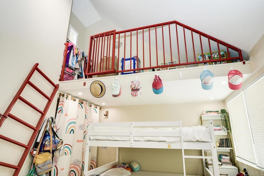 7585 Eads Avenue, Unit C La Jolla, CA 92037 - Photo 20 of 29 a view of an entryway