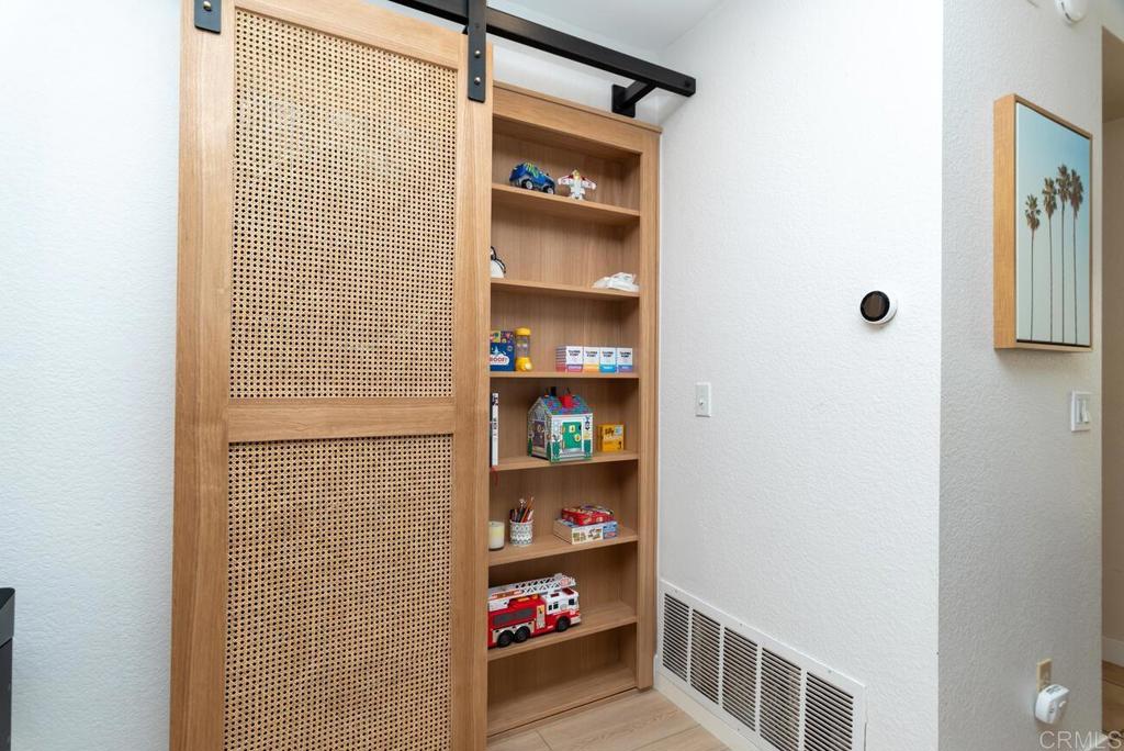 7585 Eads Avenue, Unit C La Jolla, CA 92037 - Photo 5 of 29 a view of an empty room