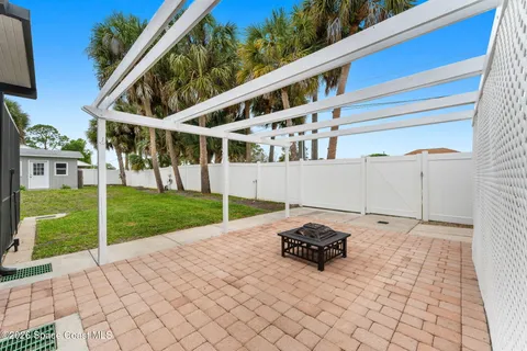 $469,900 | 498 Chamberlin Avenue Northwest, Palm Bay, FL 32907