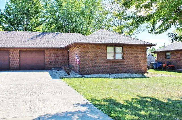 $272,250 | 310 Carriage Drive, Morris, IL 60450
