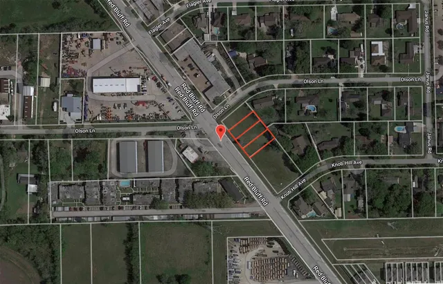 a view of a house with a big yard