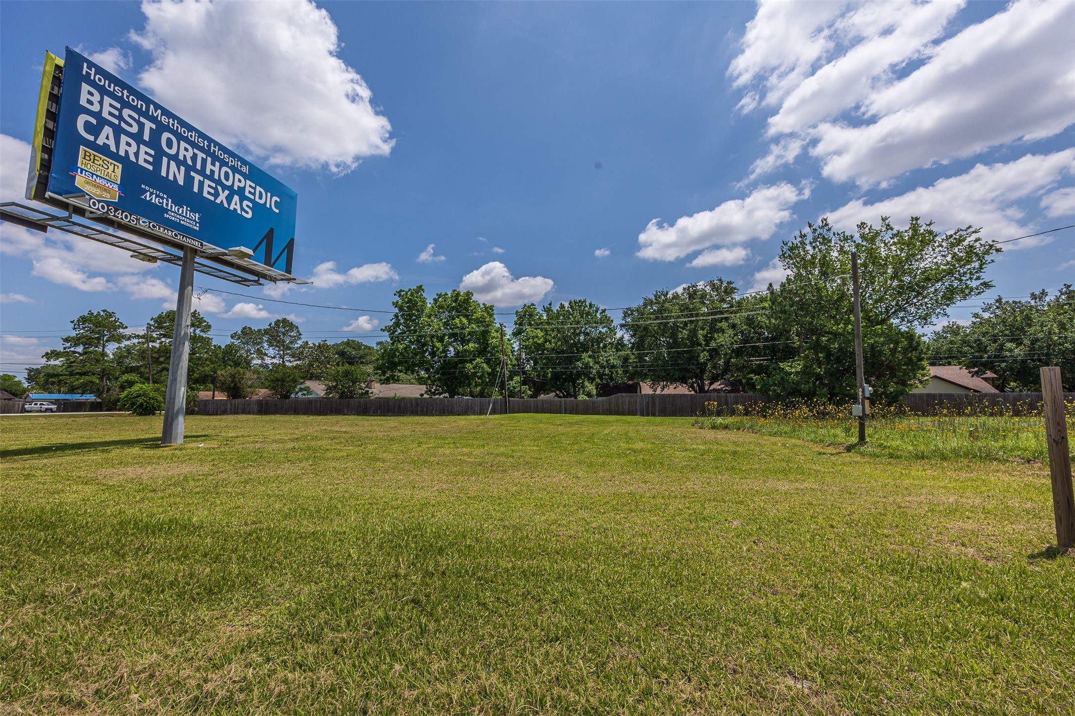5905-5909 Red Bluff Road Pasadena, TX 77505 - Photo 8 of 10 a view of a indoor basketball court