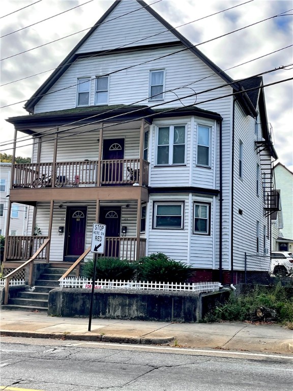 103 Hamlet Avenue Woonsocket, RI 02895 - Photo 4 of 50