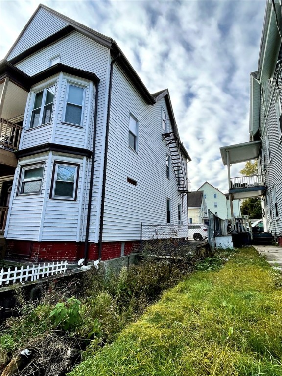 103 Hamlet Avenue Woonsocket, RI 02895 - Photo 5 of 50