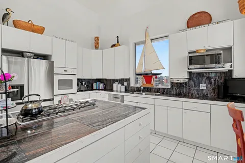$1,300,000 | 88 Southfield Avenue, Unit P6, Stamford, CT 06902