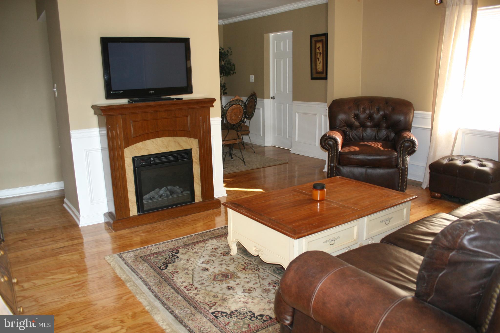 1713 Langley Road Baltimore, MD 21221 - Photo 14 of 28 Living Room