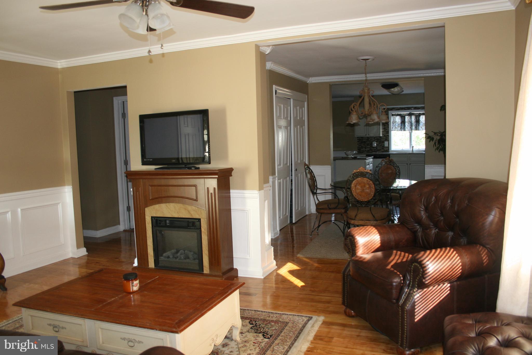 1713 Langley Road Baltimore, MD 21221 - Photo 16 of 28 Living Room