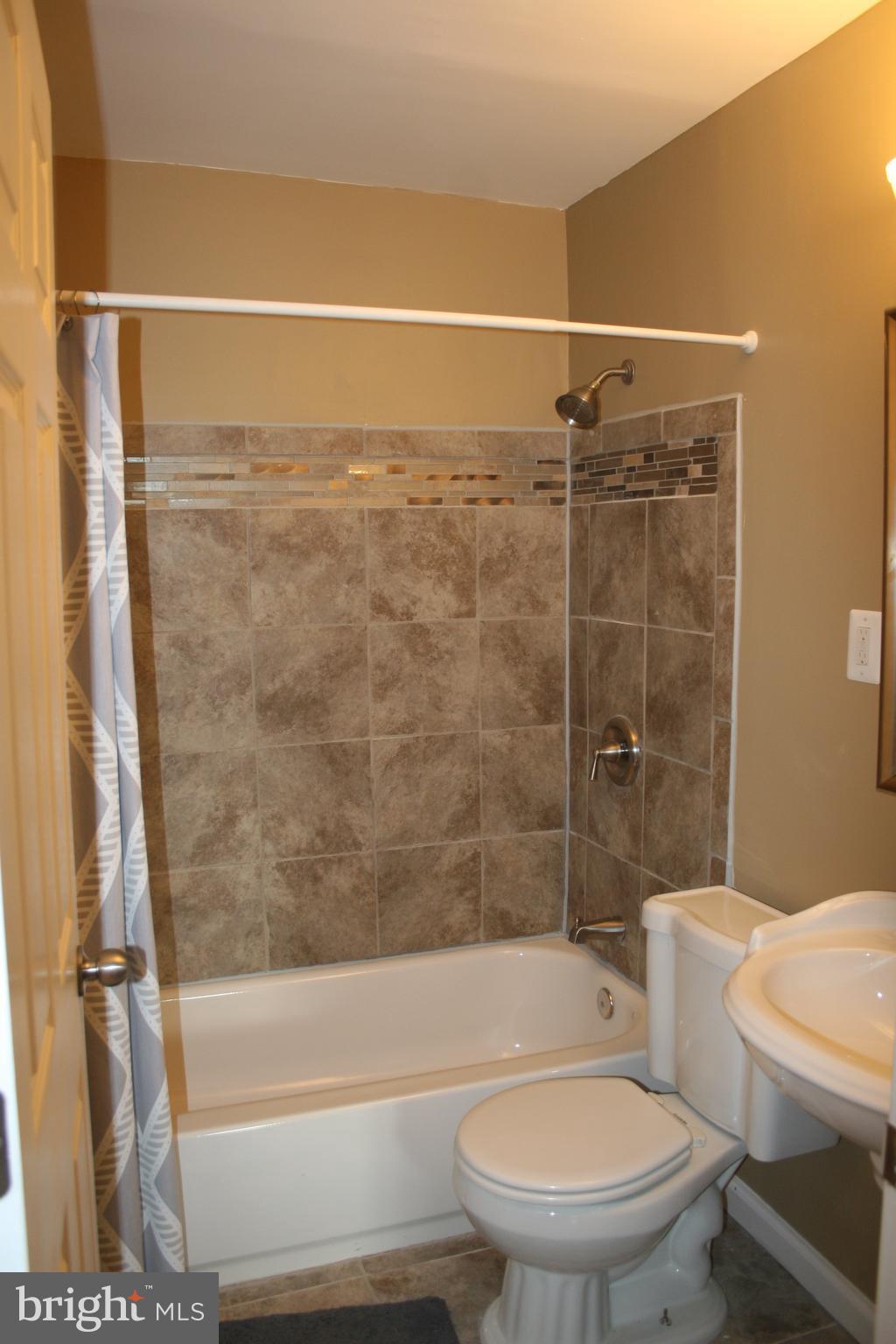 1713 Langley Road Baltimore, MD 21221 - Photo 20 of 28 Bath