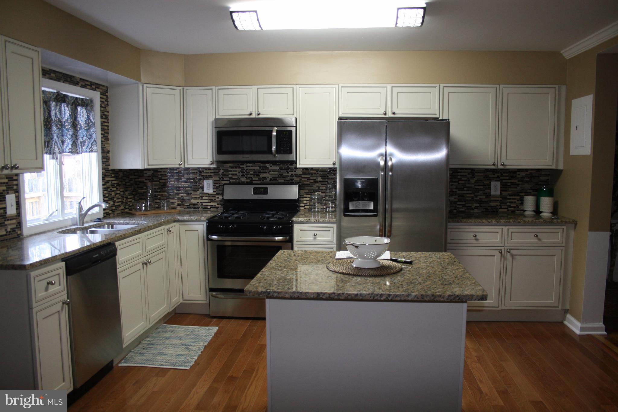 1713 Langley Road Baltimore, MD 21221 - Photo 3 of 28 Kitchen