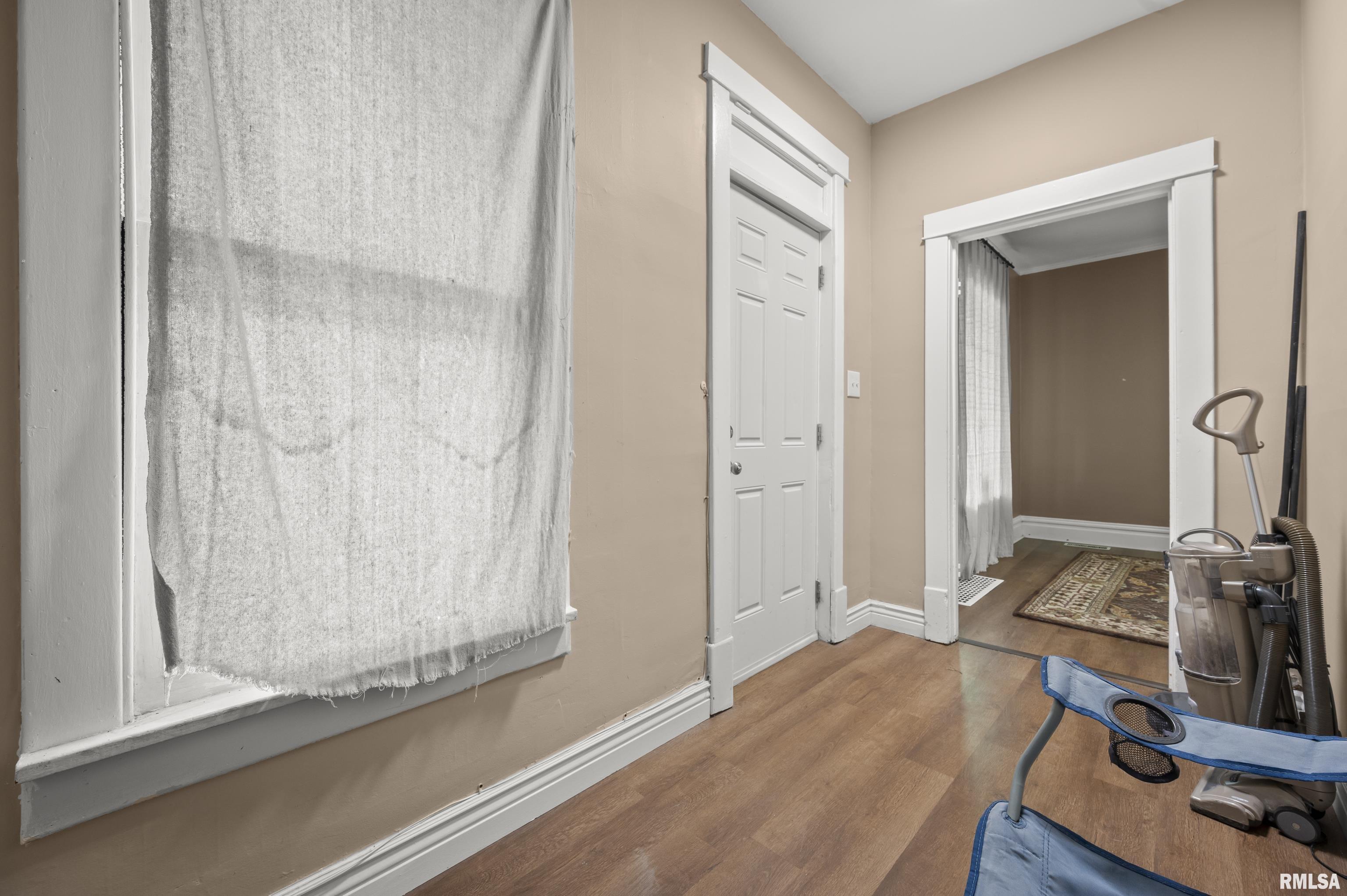 304 West McClure Avenue Peoria, IL 61604 - Photo 8 of 29