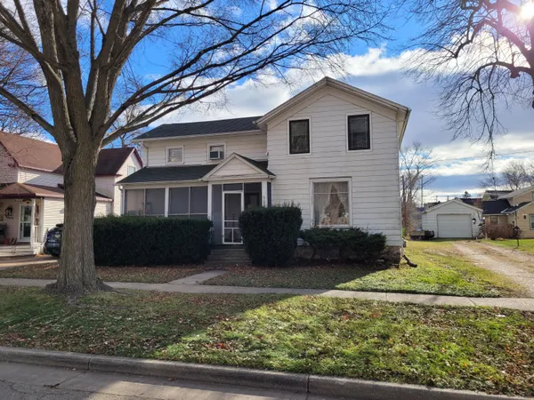 $199,000 | 608 East Washington Street, Delavan, WI 53115