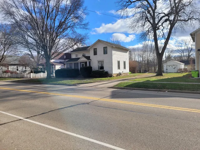 $199,000 | 608 East Washington Street, Delavan, WI 53115