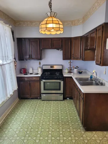 $199,000 | 608 East Washington Street, Delavan, WI 53115