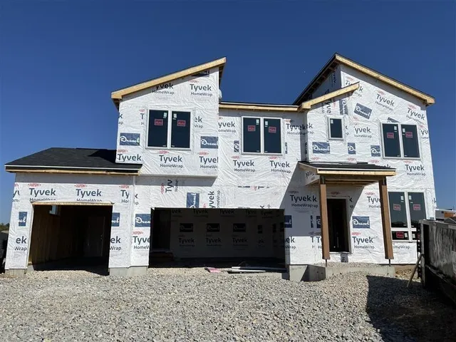 $689,900 | 1367 Scotsland Lane, Oconomowoc, WI 53066