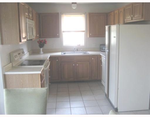 82 Quannacut Road, Unit 82B Westerly, RI 02891 - Photo 4 of 12 Kitchen.