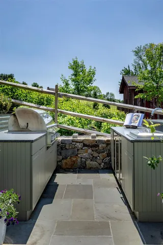 a view of a outdoor space