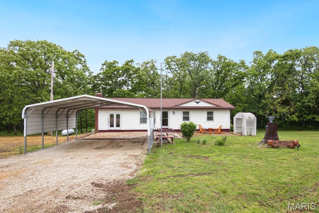 1066 Sun Meadow Road Bourbon, MO 65441 - Photo 3 of 31