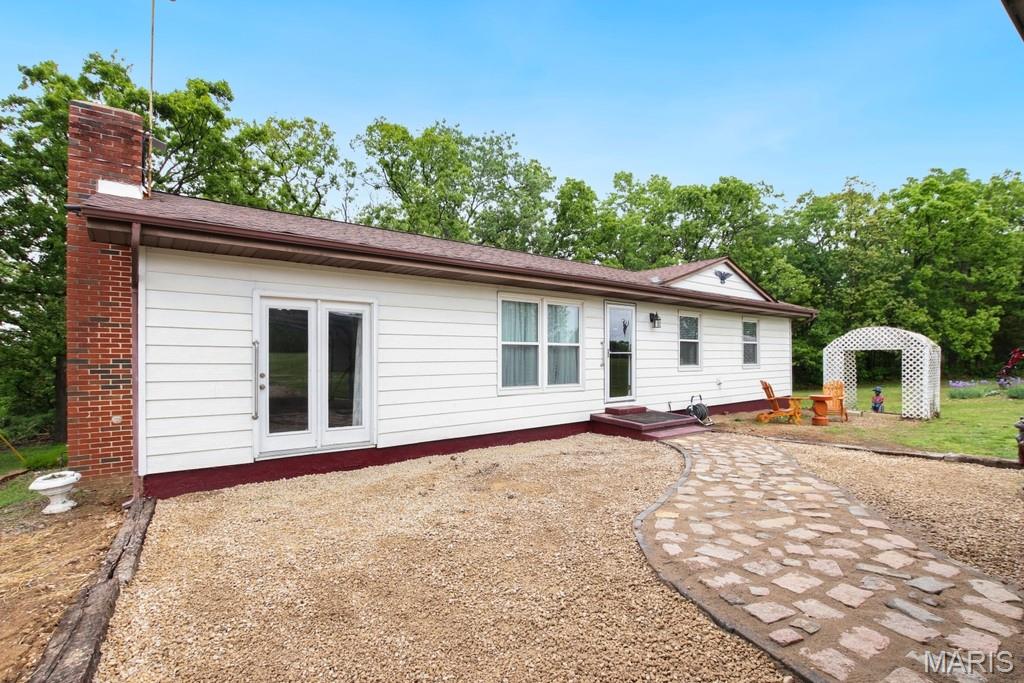 1066 Sun Meadow Road Bourbon, MO 65441 - Photo 4 of 31
